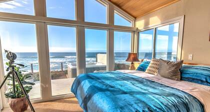 Ocean Front on Sandy Beach in Gleneden Beach! Ocean View Hot Tub! Dog Friendly!