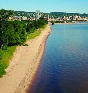 Na praia, toalhas de praia 