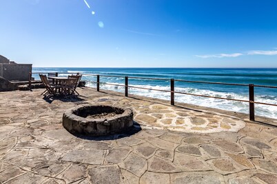  REMODELED OCEANFRONT HOME WITH PRIVATE POOL AND HOT TUB