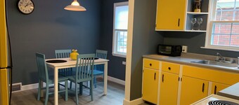 Business Friendly, Couple Friendly, Great Neighborhood, Minutes from the Falls!