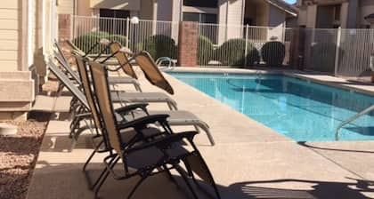 POOLSIDE CONDO AWESOME SUMMER RATES