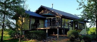 Secluded Getaway ! ! - Eagle Creek Cottage -  Pet friendly!