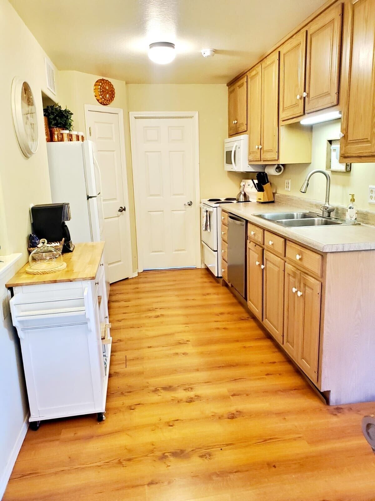 Secluded Getaway ! ! - Eagle Creek Cottage -  Pet friendly!