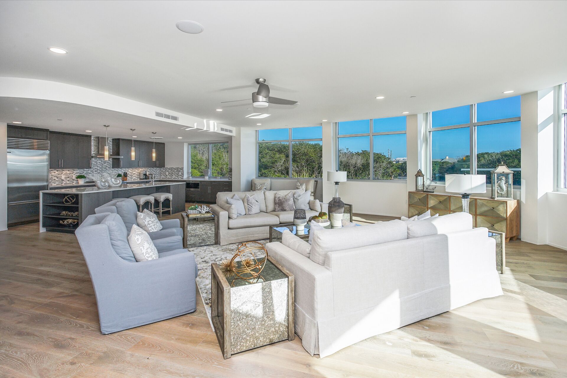 Gulf Views And Gulf Front Pool- Viridian Residences 201 By Royal Destinations