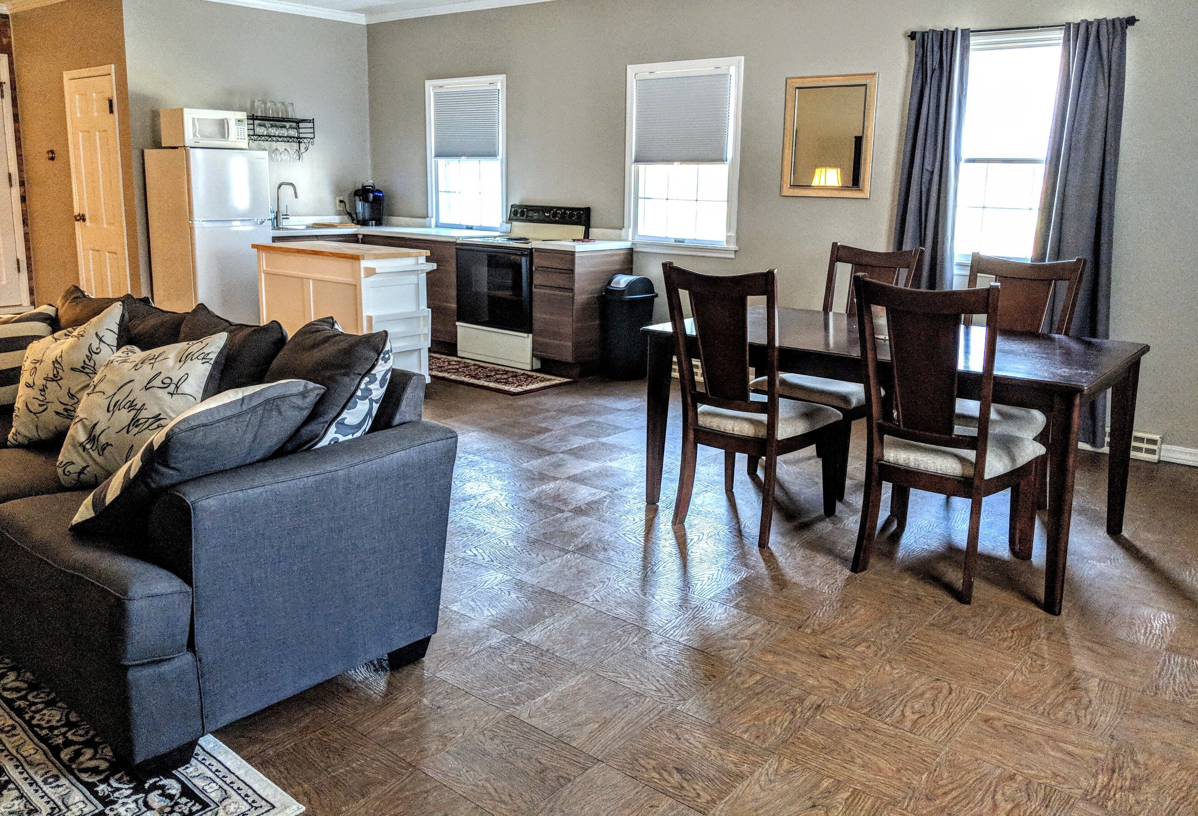 The Studio @ Portage Lion!  Stand-Alone Studio Apartment-Close to Notre Dame