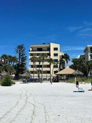 Exterior - Directly on Siesta Key's Crescent Beach– Reno'd 2BR/2BA Condo w/Heated Pool (Siesta Key)