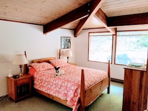 3 soverom, skrivebord, strykejern/-brett og wi-fi (inkludert)