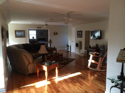 The Boathouse, A World Class Vacation / Hunting And Fishing Lodge