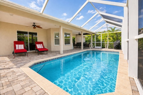 True Happiness In Paradise! Close To Everything! Heated Pool!