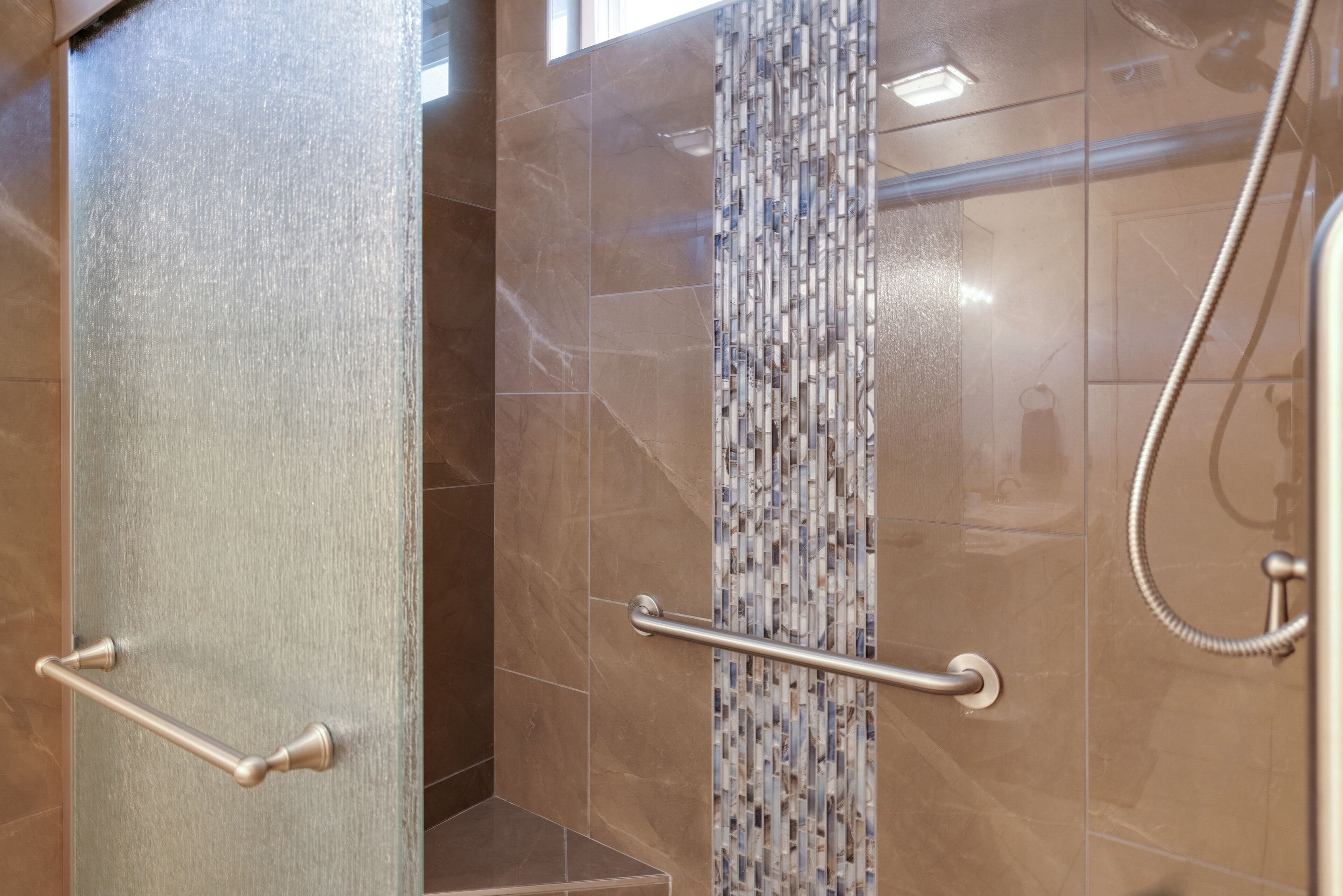 Combined shower/tub, hair dryer, towels, soap