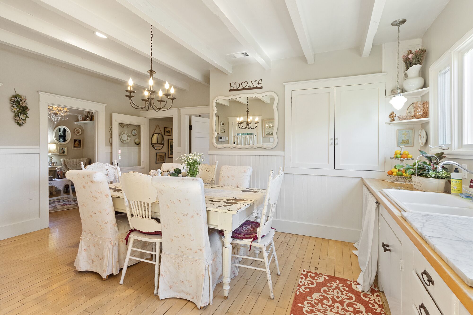 Historic Edna Farmhouse in the middle of Edna Valley Wine Country.