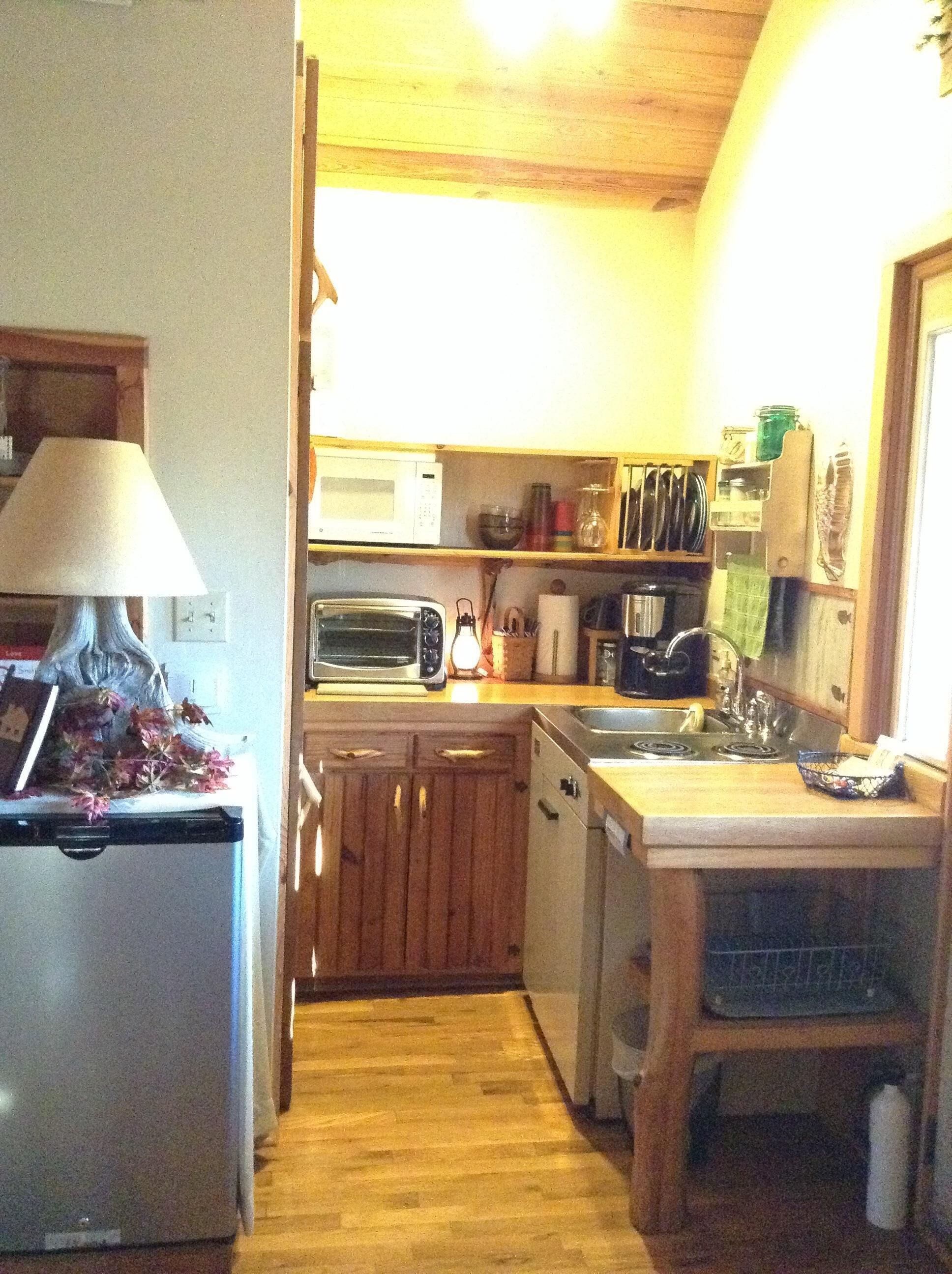 LAKEFRONT  Cabin On 17 Acres