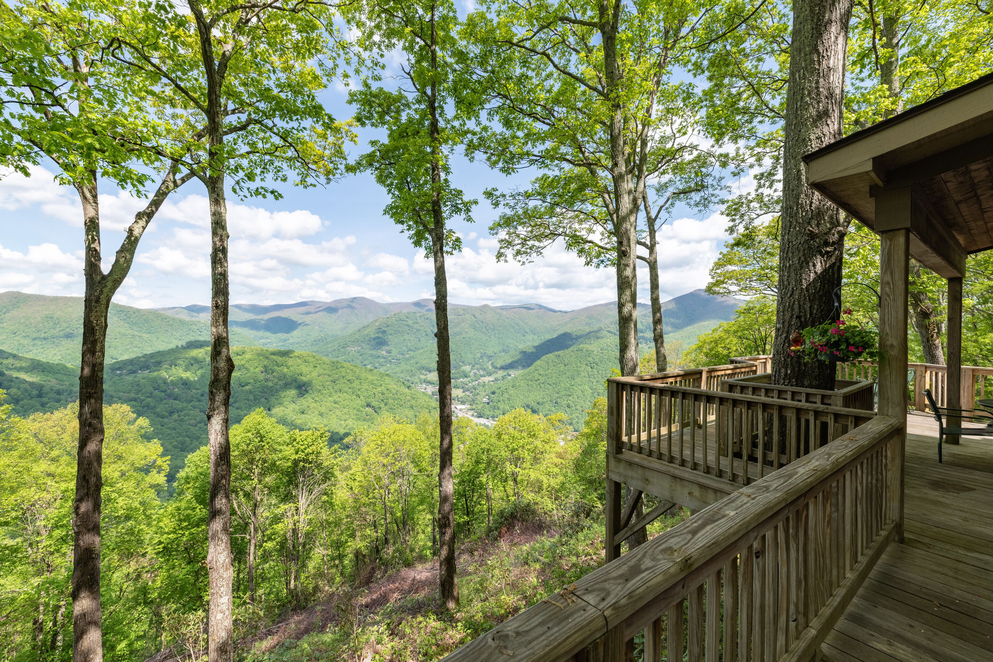 A/C, Awesome View,Quiet, Easy Access, Fire Pit, WIFI