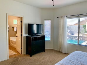 3 bedrooms, desk, iron/ironing board, free WiFi