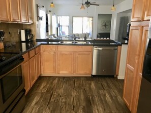 Fridge, microwave, oven, stovetop - 3 bedroom + den comfortable rancher w/heated pool in Johnson Ranch (Queen Creek)