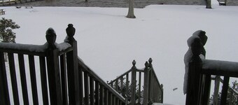 Relatively Secluded Location Yet Only 10 Minute Drive To Pubs And Restaurants.