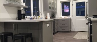Recién construido de 4 habitaciones y 3 baños en el centro de Hailey Home