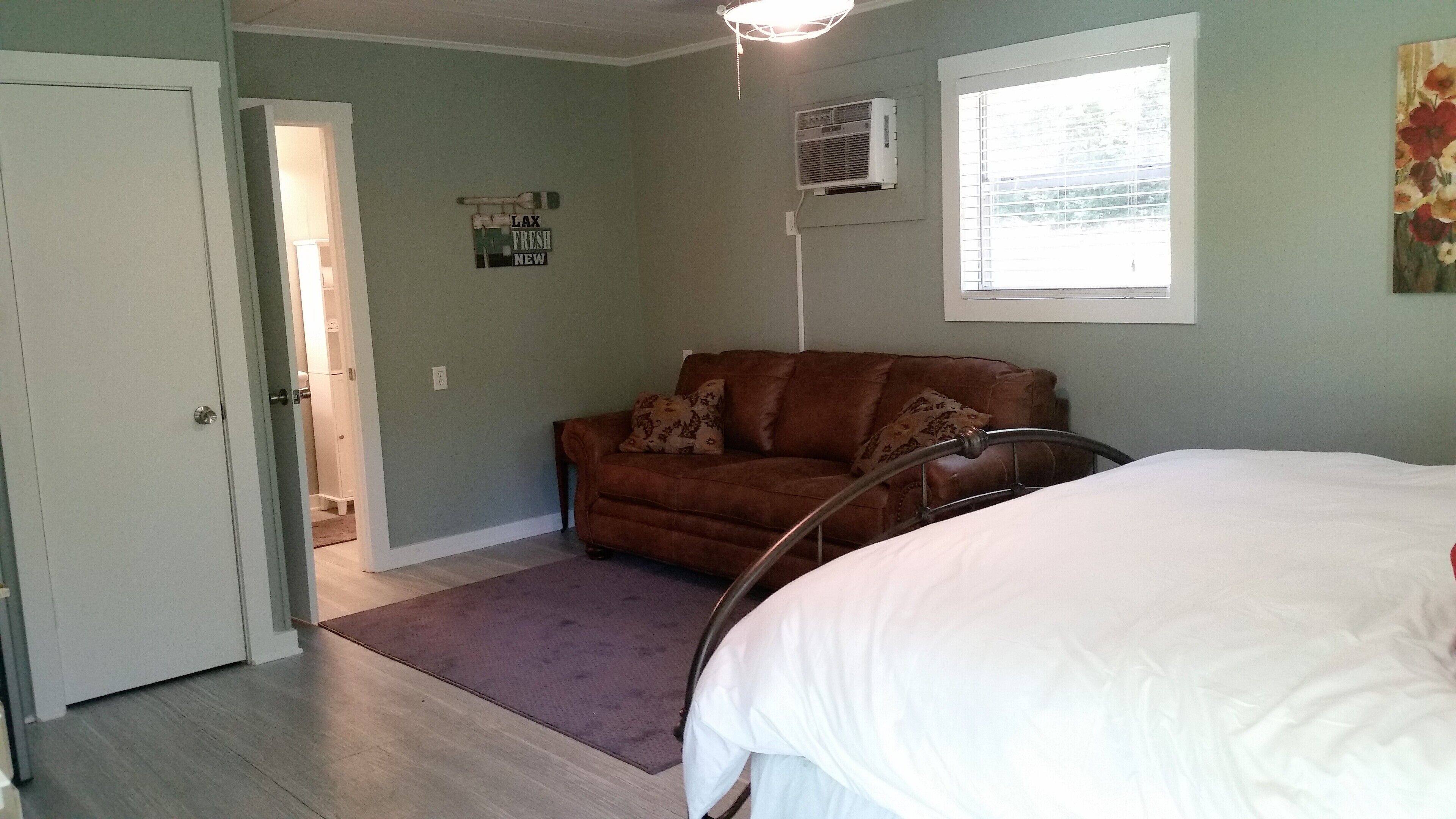 Lake cabin at B2 Ranch