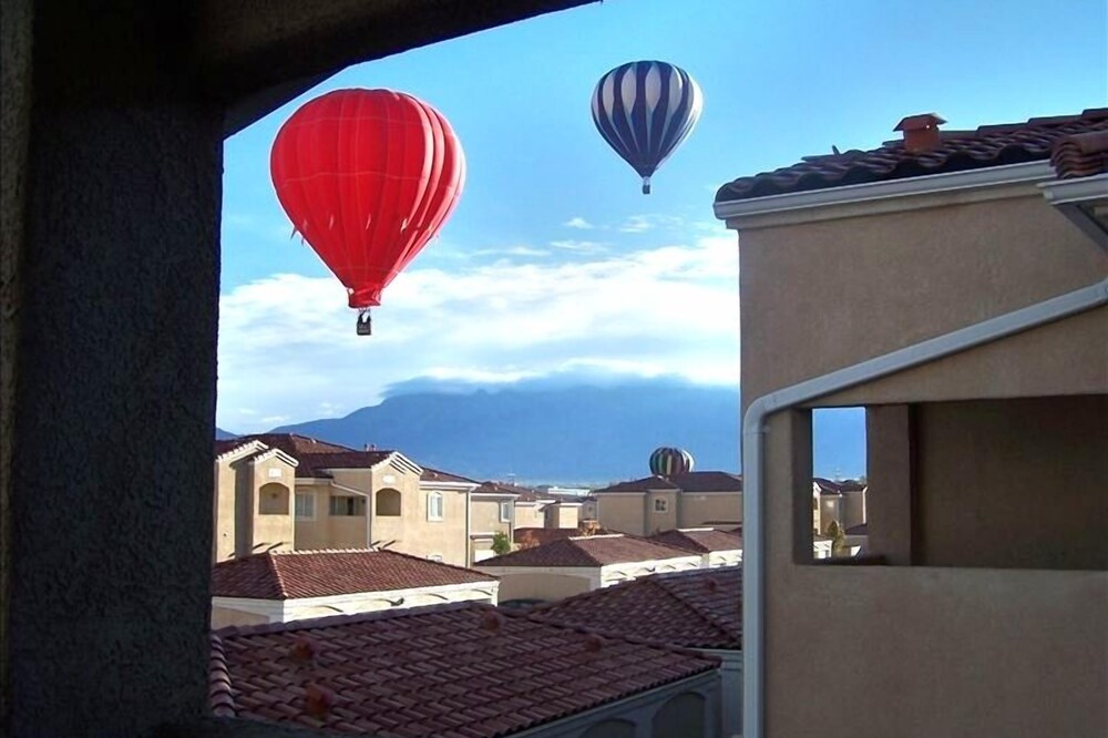 Location- Centrally Located Condo (Gated) - Sandia Mtn View