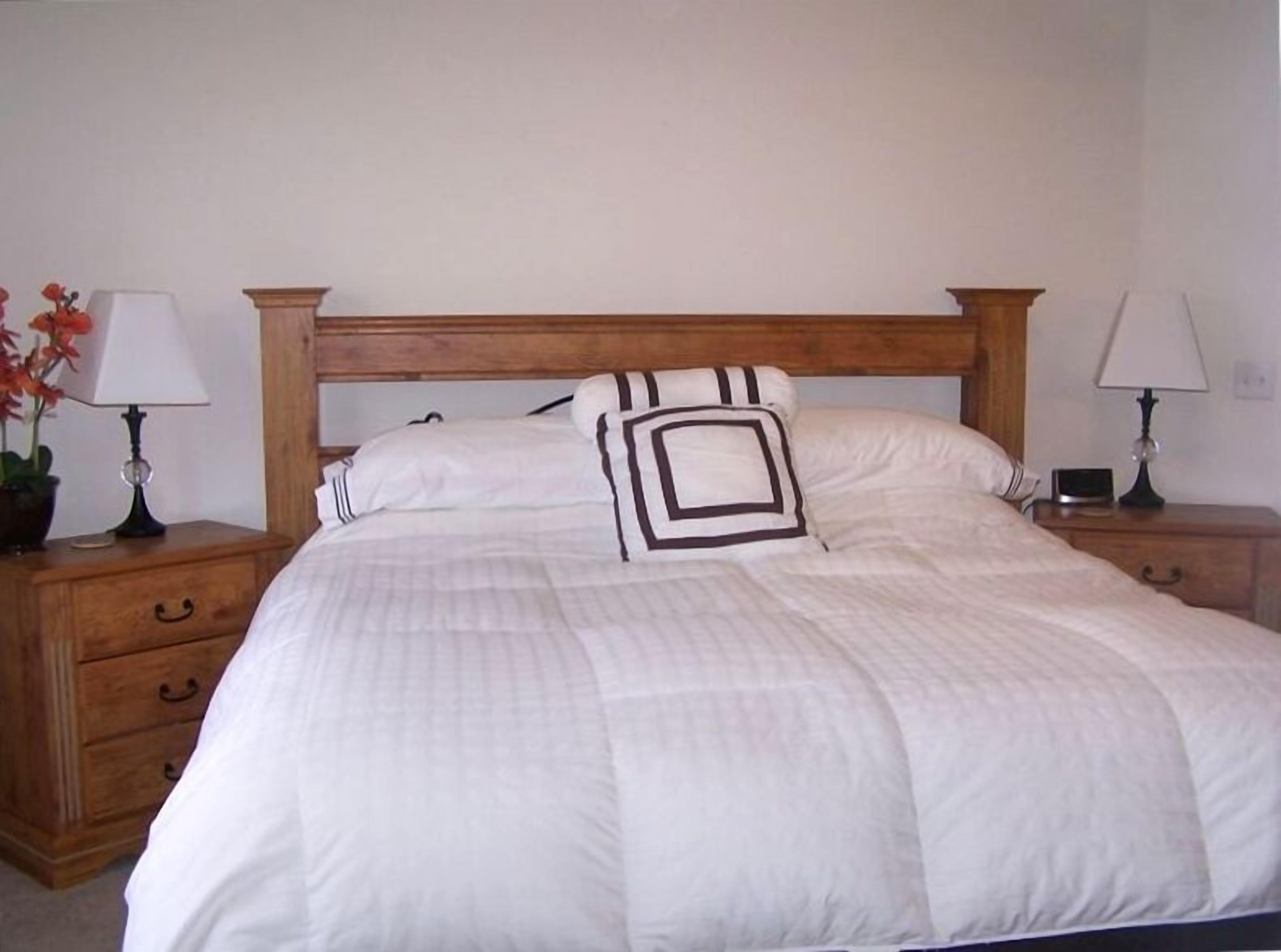 Location- Centrally Located Condo (Gated) - Sandia Mtn View