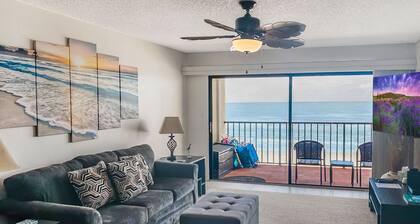 Fantastic Beachfront Condo, täydellinen sijainti, suuri 3 makuuhuonetta, 2 kylpyhuonetta vuodepaikkoja 8