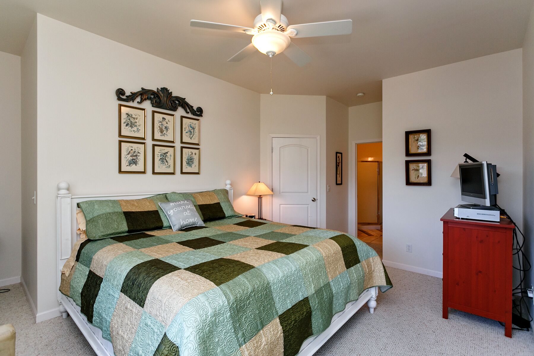 2 bedrooms, desk, iron/ironing board, free WiFi