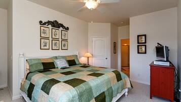 2 bedrooms, desk, iron/ironing board, free WiFi