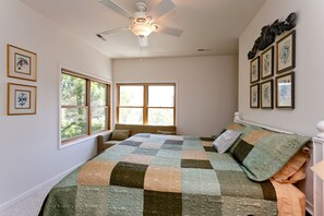 2 bedrooms, desk, iron/ironing board, free WiFi