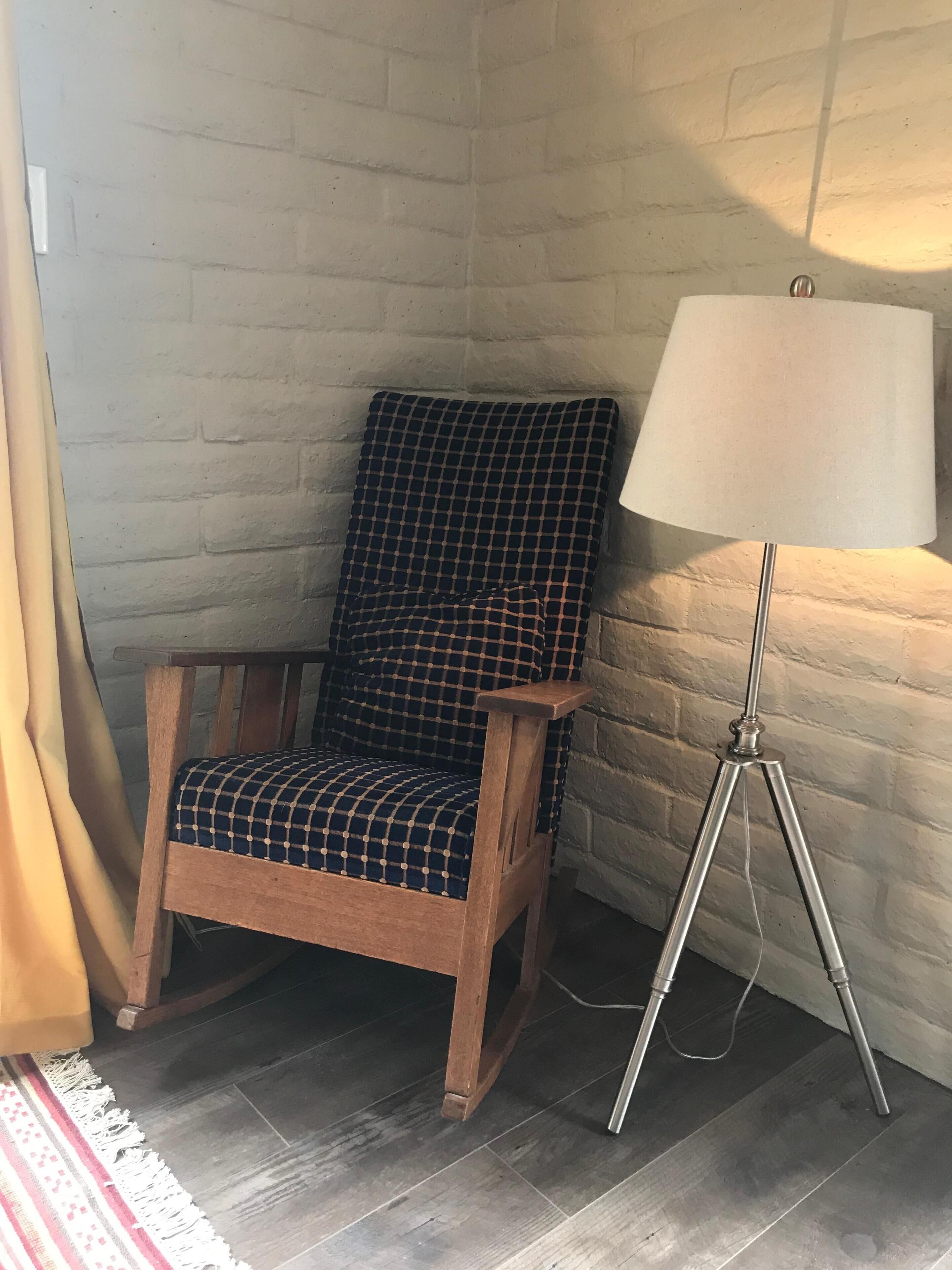 Hirschdale Hideaway on the Truckee River - Fly Fishing, Skiing, Hiking, Biking