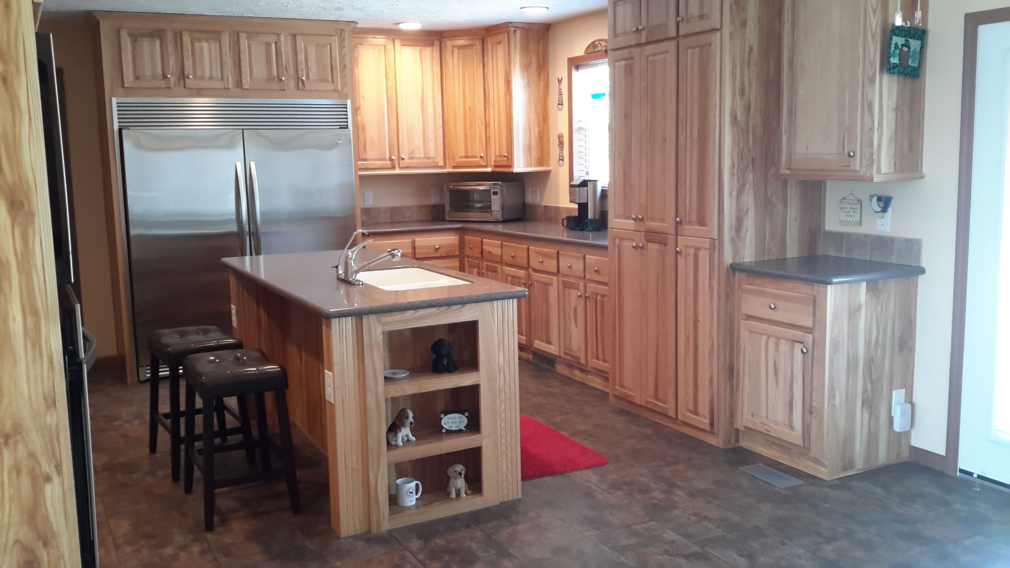 LESS THAN 8 MILES TO PURINA EVENT CENTER, PET FRIENDLY WITH FENCED AREAS