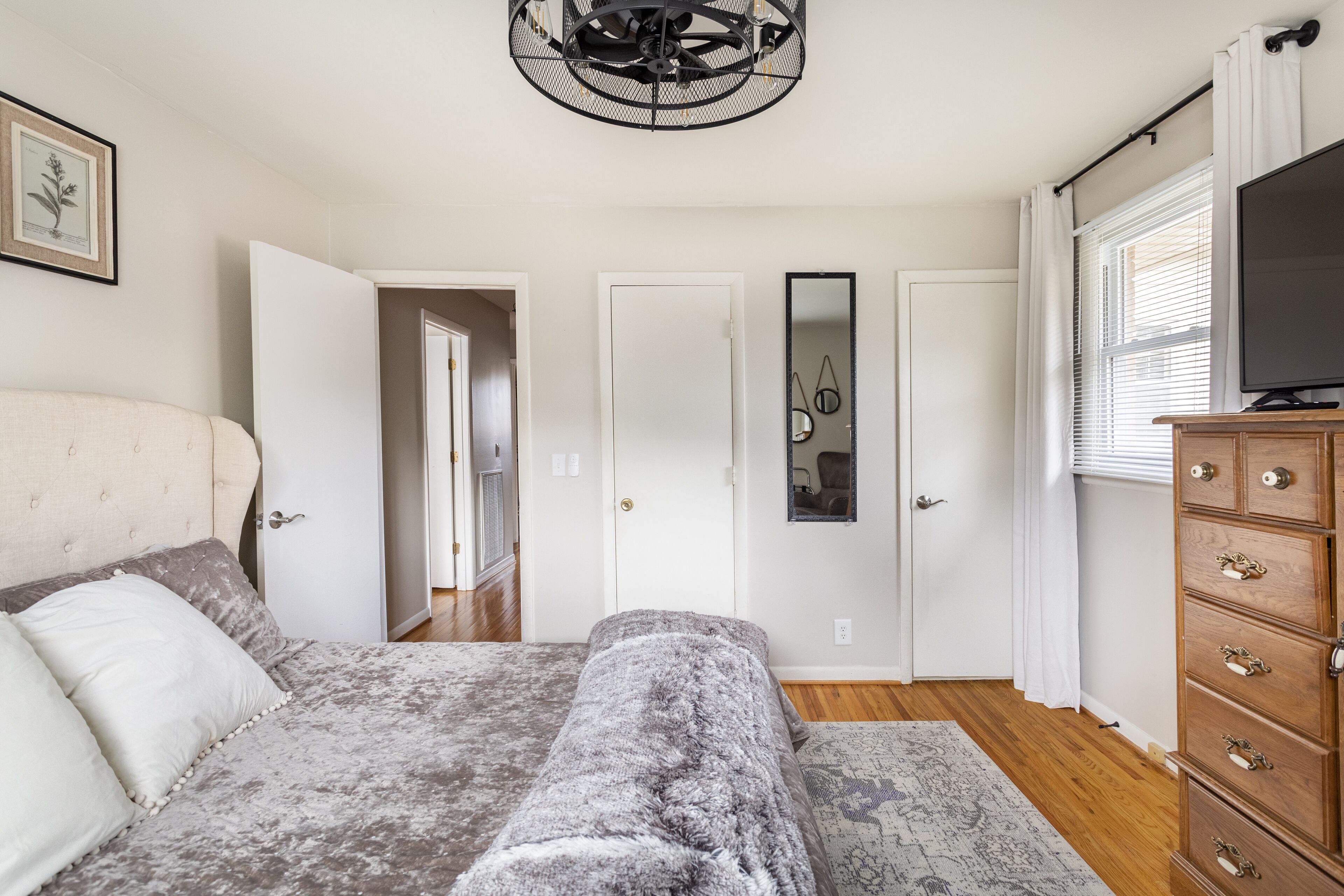 NASH Lakehouse 5BRs Firepit Old Hickory Master Suite  Hot Tub Pool table & Pets