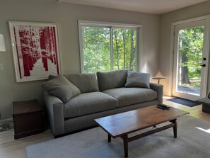 智能电视、壁炉、桌上足球、乒乓球