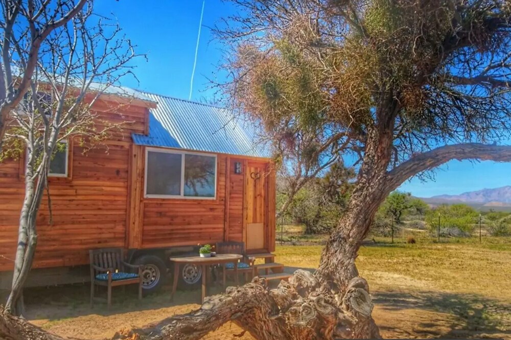 Tiny House in the Mojave Desert near Las Vegas /The Hummingbird