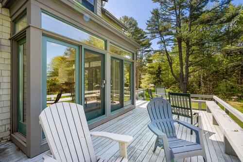 Spacious Waterfront Summer Home with Swimming, Kayaking, and Sunsets