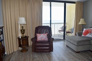 TV, DVD player, books, stereo