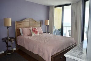 3 bedrooms, iron/ironing board, free WiFi, bed sheets - Recently  renovated  (Folly Beach)