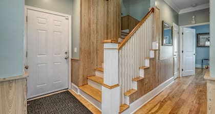 SEA WASH - PRIVATE POOL AND HOT TUB 5 BR 5 1/2 BATH