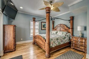 5 bedrooms, iron/ironing board, WiFi