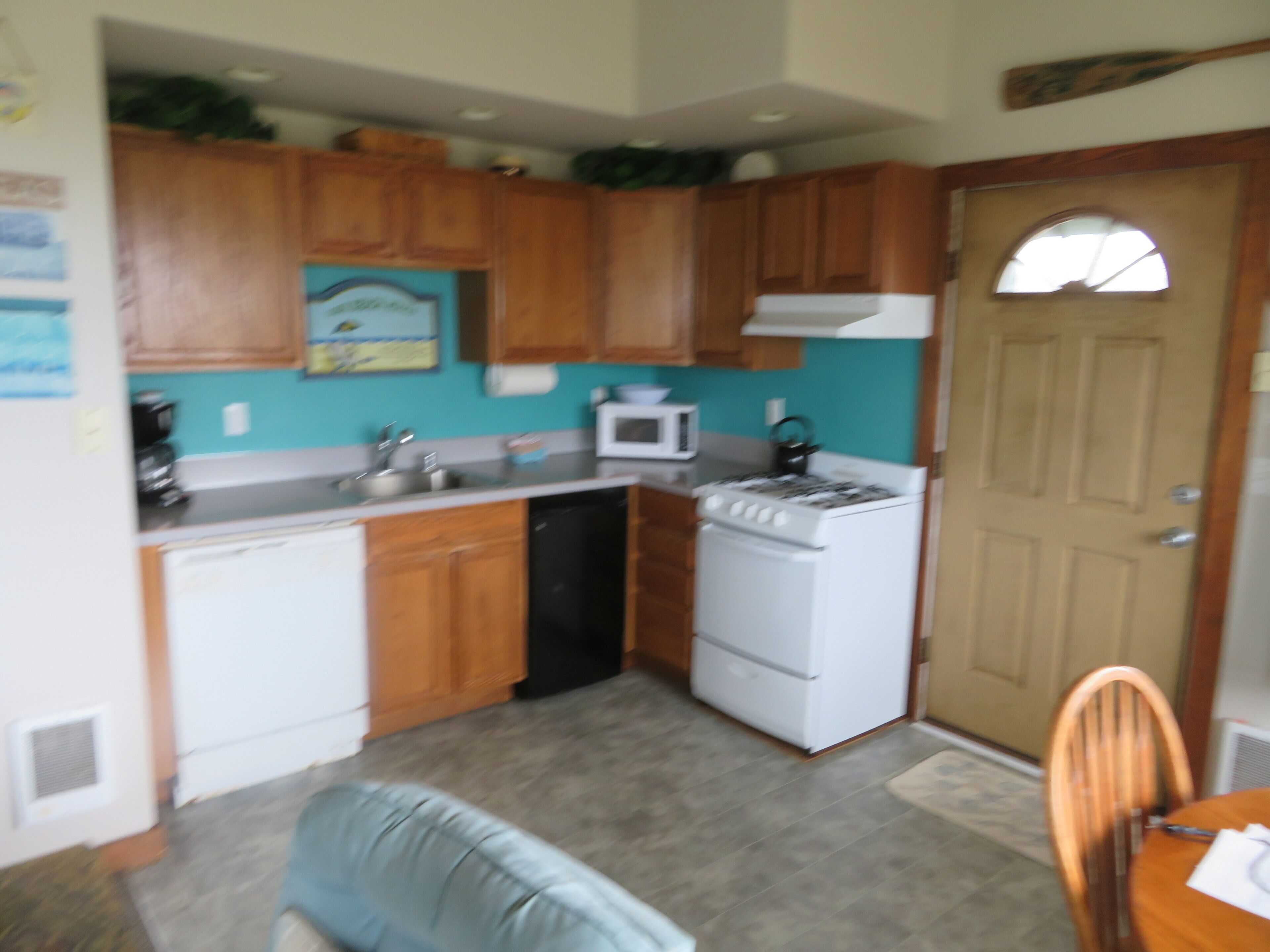 On the beach in MOCLIPS with hot tub, fireplace, BBQ, patio, beach access & more