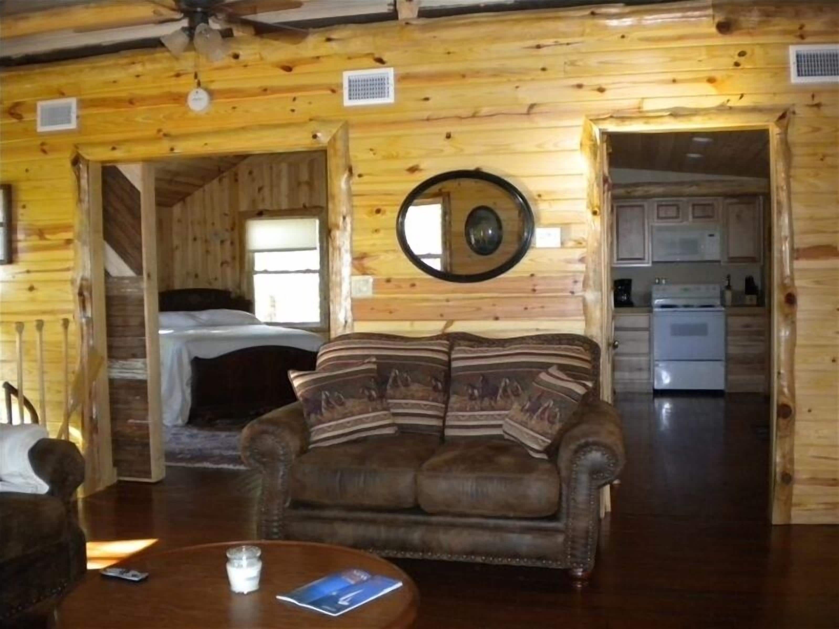 3 bedrooms, desk, iron/ironing board, travel crib