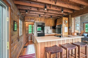 Microwave, oven, dishwasher, coffee/tea maker