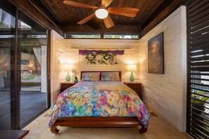 3 bedrooms, travel cot, Internet, bed sheets