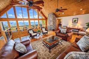 TV, fireplace, video games, DVD player - TANASI LODGE - Weddings-Retreats-Family Getaways- Gatlinburg (Sevier County)