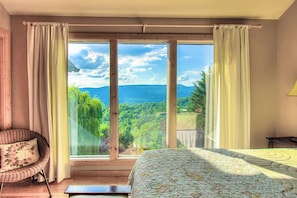 10 bedrooms, iron/ironing board, free WiFi, bed sheets - Tanasi Lodge | Wake Up to Top-of-the-World Views | 10BR | Sleeps 30 (Sevier County)
