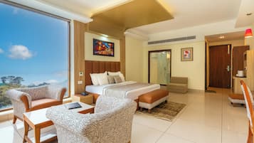 Premium-rum | Mörkläggningsgardiner, strykjärn/strykbräda, extrasängar och sängkläder