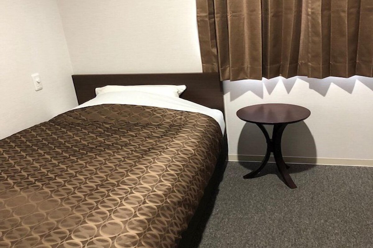 Standard Single Room Men Only