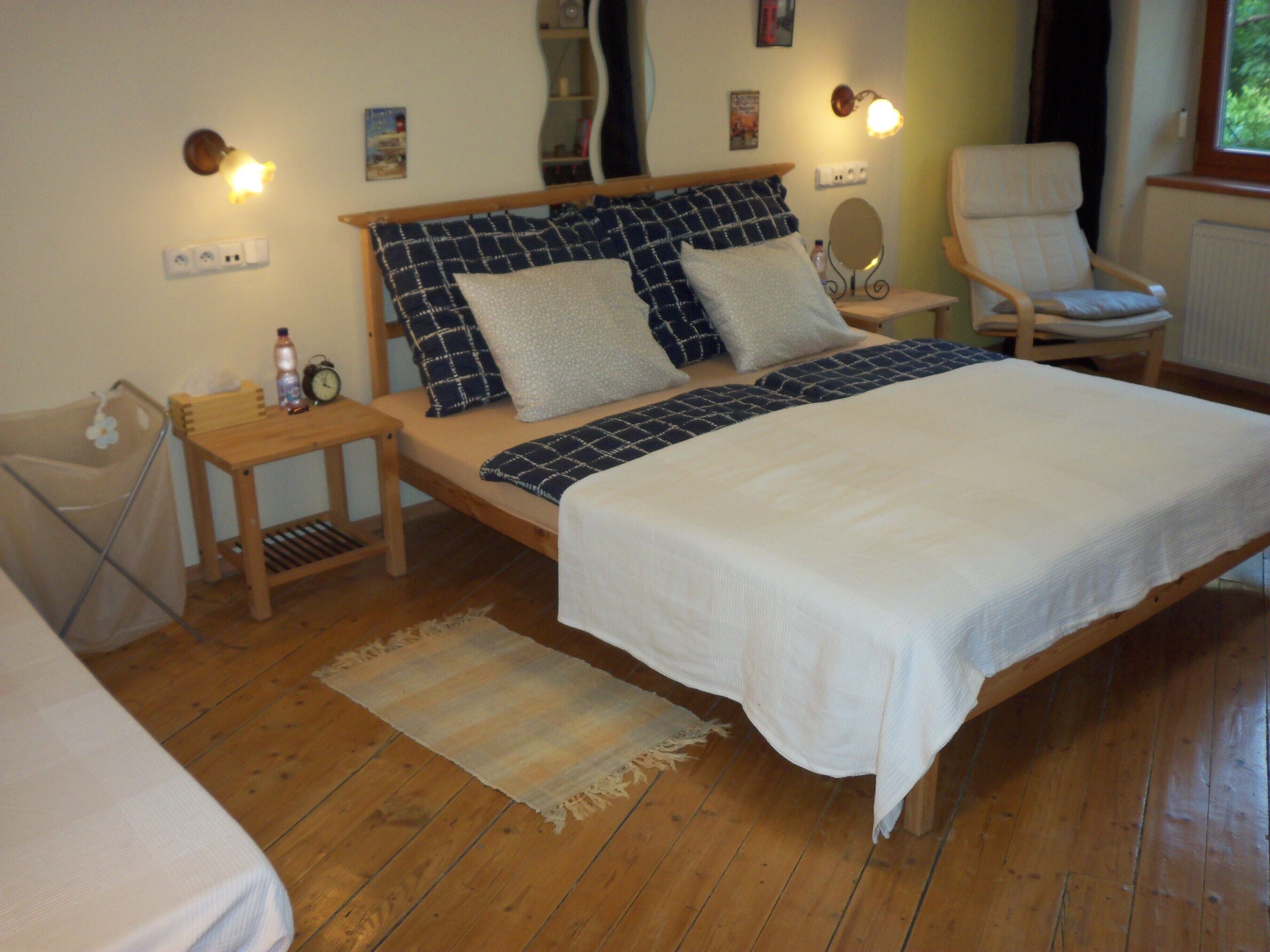 3 bedrooms, iron/ironing board, Internet, bed sheets