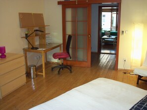 3 bedrooms, iron/ironing board, Internet, bed sheets