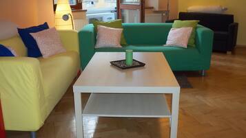 Fernseher, DVD-Player, Stereoanlage