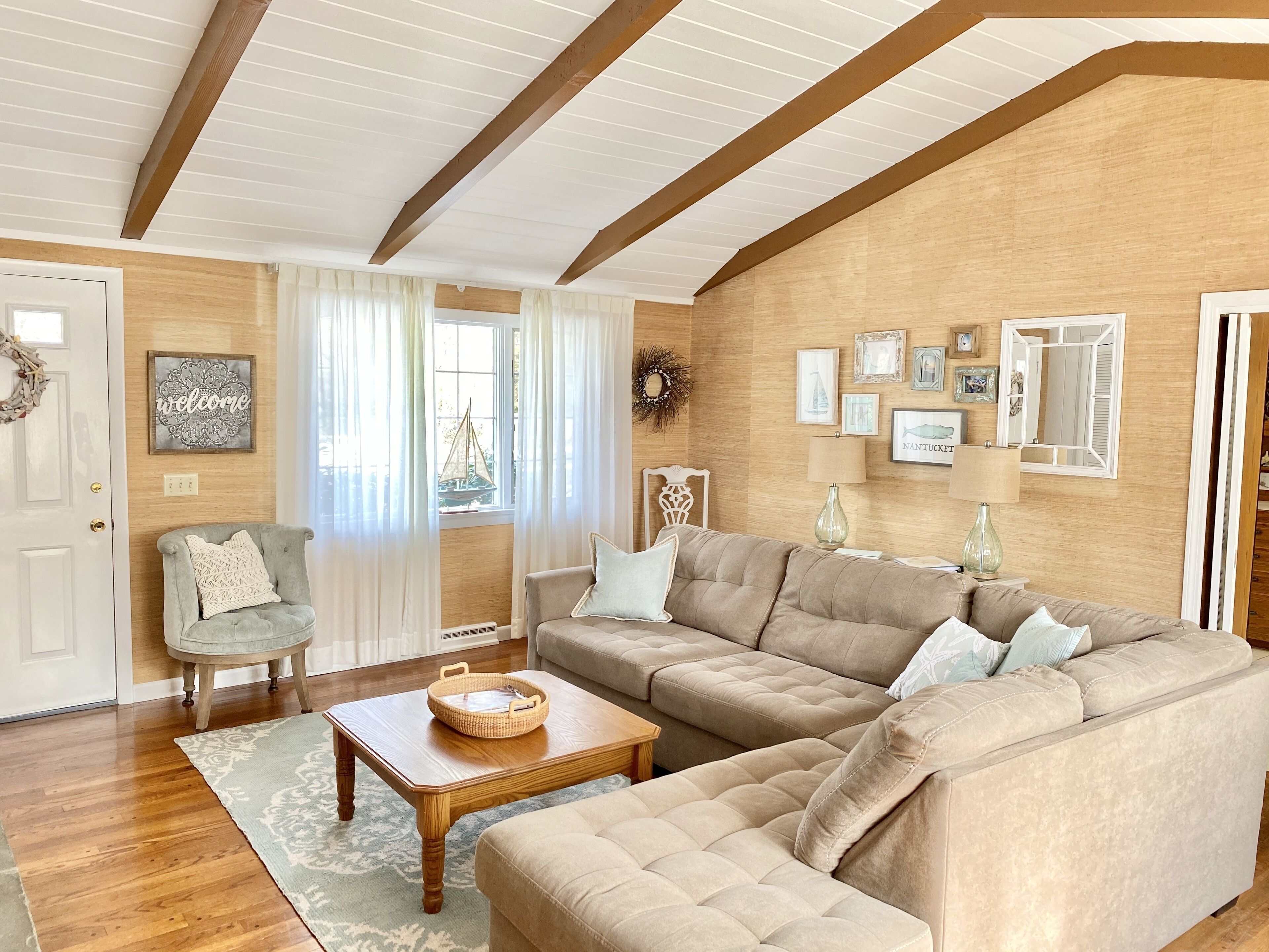 Steps Away from Lake, Central A/C, Beautiful, Cape House!